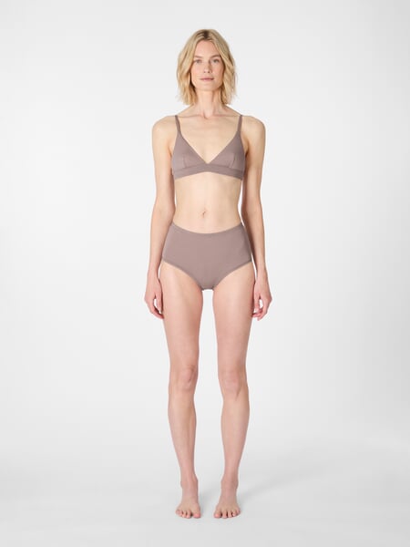 TENCEL™-trusser med høj talje til kvinder Gammelrosa, præsenteret på en model