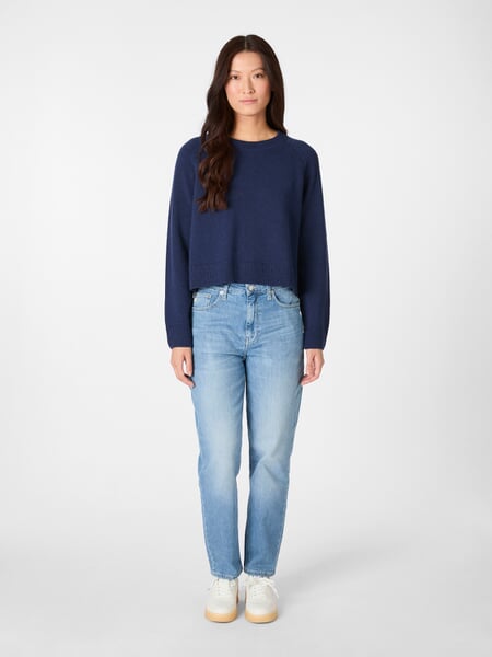 Pull en maille pour femme Bleu, présenté sur un modèle