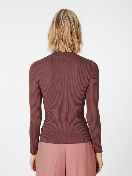 Women’s Knitted Sweater Mauve, presented on a model
