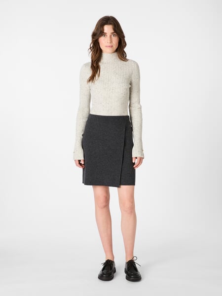 Women’s Skirt Anthracite, presented on a model