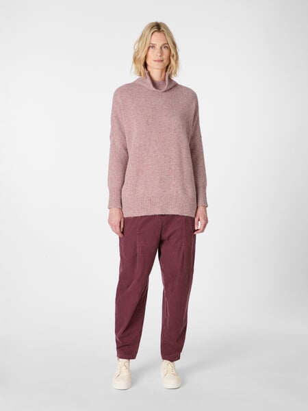 Women's Speckled Knit Sweater Rosé, presented on a model
