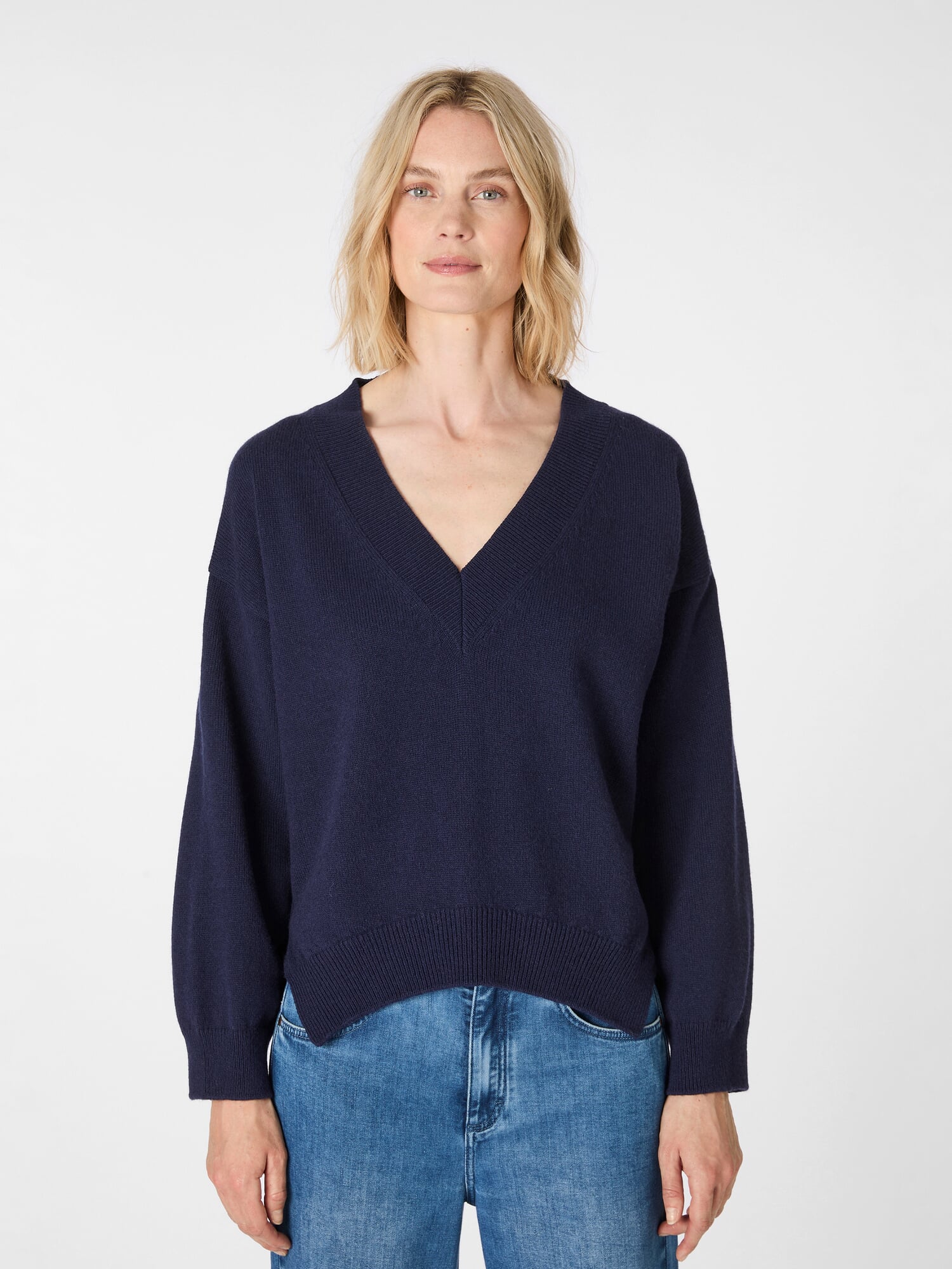 Women's knitted V-neck sweater, Navy | Manufactum