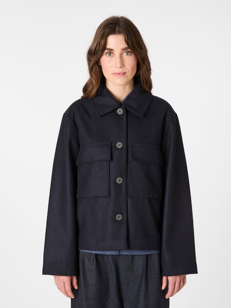 Ladies' wool shirt jacket Dark blue, presented on a model