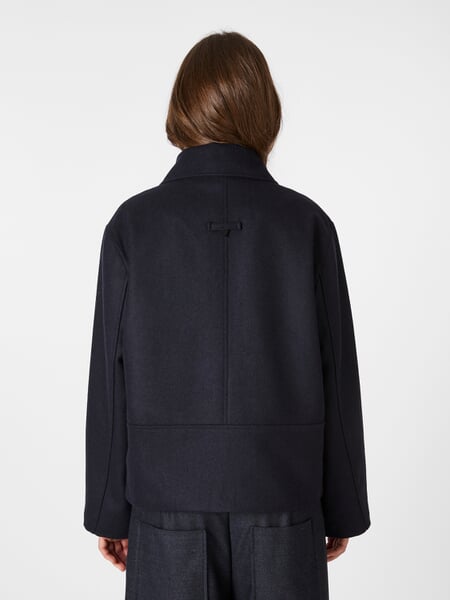 Damen-Hemdjacke Wolle Dunkelblau, Tragebild