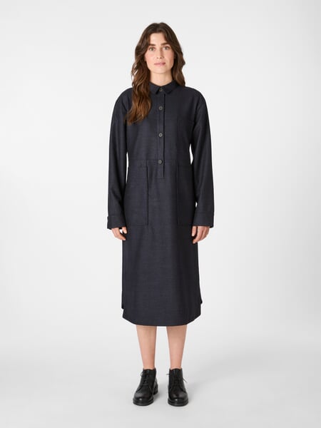 Damen-Hemdkleid Dunkelblau, Tragebild