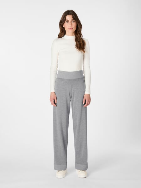 Damesgebreide broek Lichtgrijs, gepresenteerd op een model