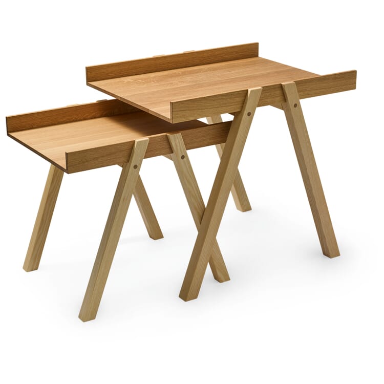 Eiken en essenhouten gedekte tafels