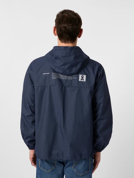 Unisex-Windjacke Navy, Tragebild