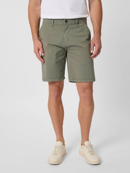 « shorts chino pour homme » Vert clair, présenté sur un modèle