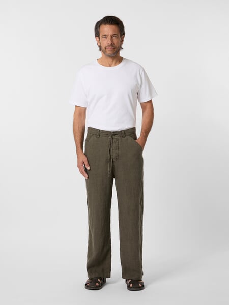 Herren-Leinenhose Oliv, Tragebild