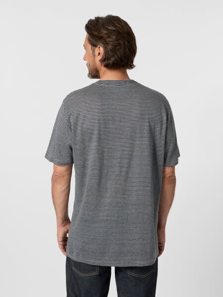 Herrenshirt geringelt Navy-Grau, Tragebild