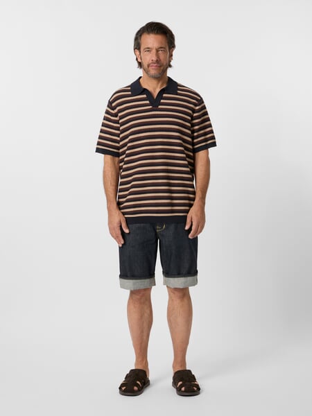 Herren-Strickpolo Navy-Braun-Natur, Tragebild