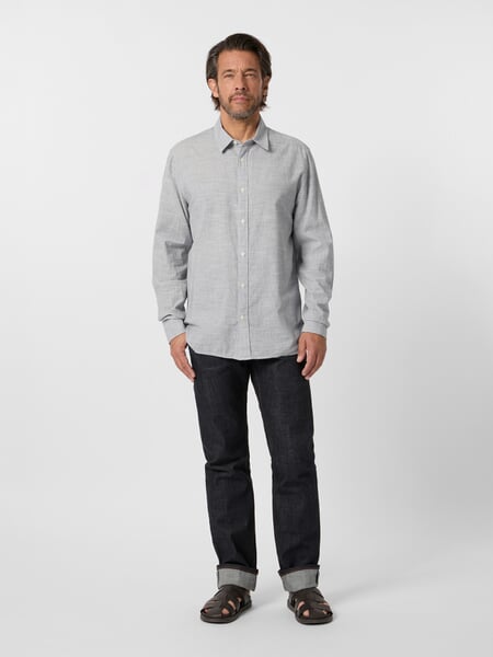 Herrenhemd gestreift Offwhite-Navy, Tragebild