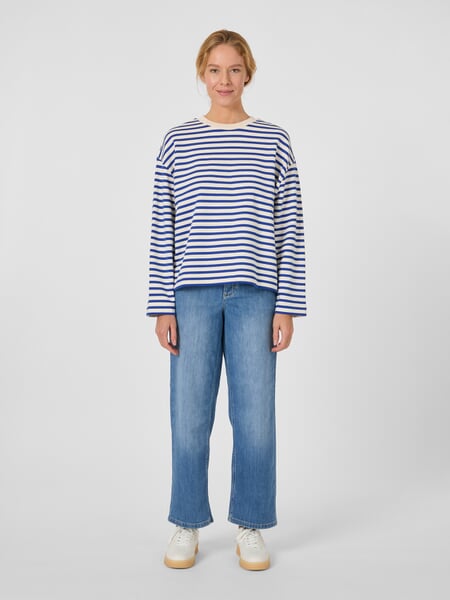 Gestreepte dames-sweater Blauw-naturel, gepresenteerd op een model