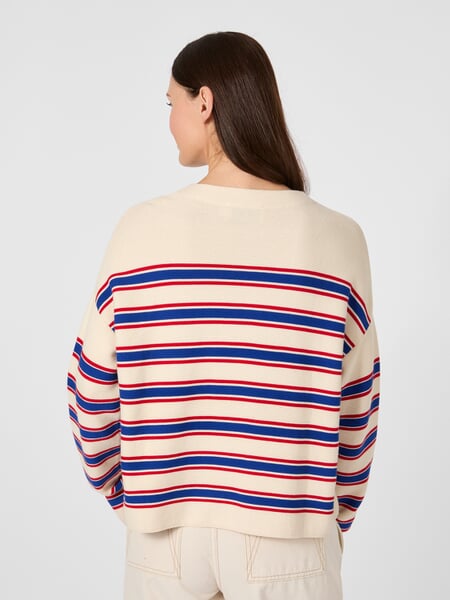Damesgebreide trui met strepen Rood-blauw, gepresenteerd op een model