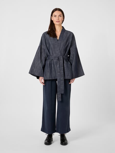 Giacca kimono da donna Blu scuro, Tragebild