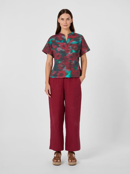 Women’s Poplin Blouse Multicolor, presented on a model