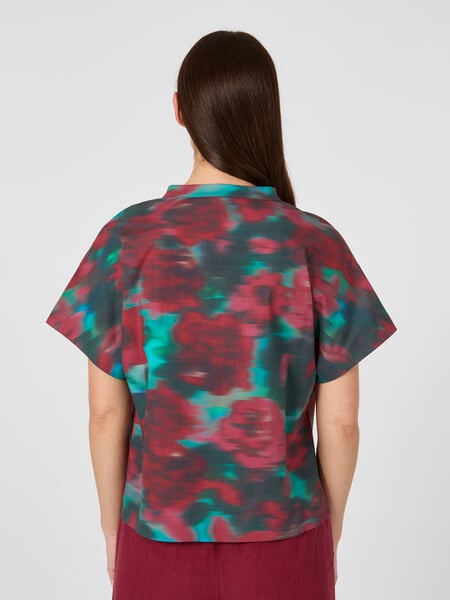 Women’s Poplin Blouse Multicolor, presented on a model