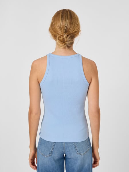 Dames-top met dubbele ribbel Lichtblauw, gepresenteerd op een model