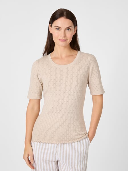 Dames-T-shirt met ajourbreisel en zijde Natuur, gepresenteerd op een model
