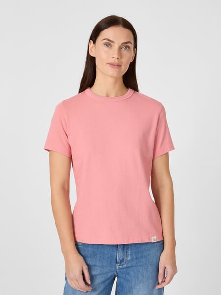 Women's T-Shirt TEE03 Rosé, presented on a model