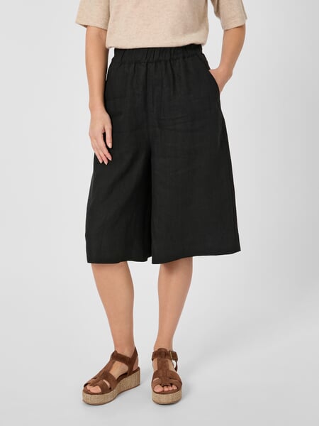 Women's Linen Bermuda Shorts Black, presented on a model