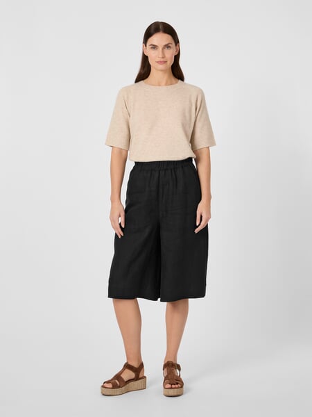 Women's Linen Bermuda Shorts Black, presented on a model