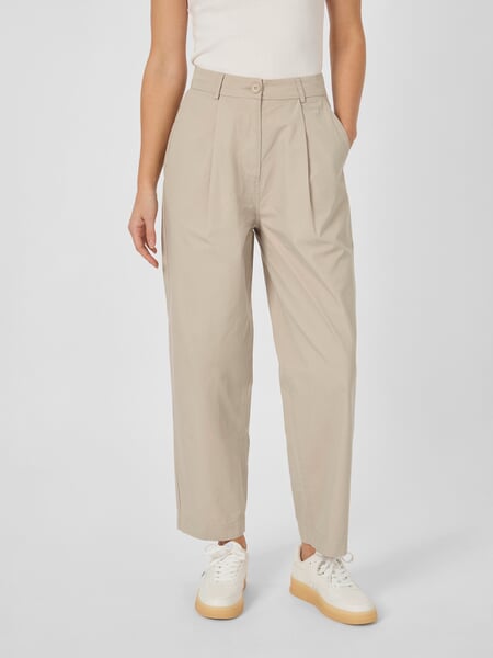Damesbroek met plooien Beige, gepresenteerd op een model