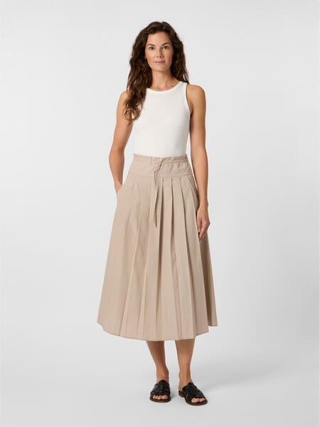 Midiskirt til kvinder Sand, præsenteret på en model