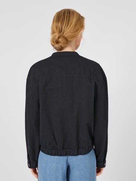 Damesblouson van katoen en linnen Zwartblauw, gepresenteerd op een model