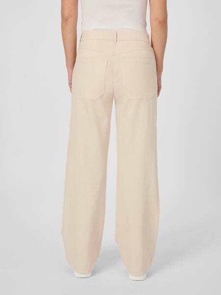 Damenjeans ungefärbt Natur, Tragebild