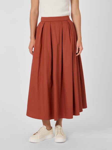 Women's Cotton Satin Skirt Rust red, presented on a model