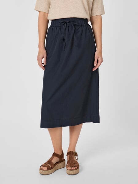 Midiskirt til kvinder i bomuld Navy, præsenteret på en model