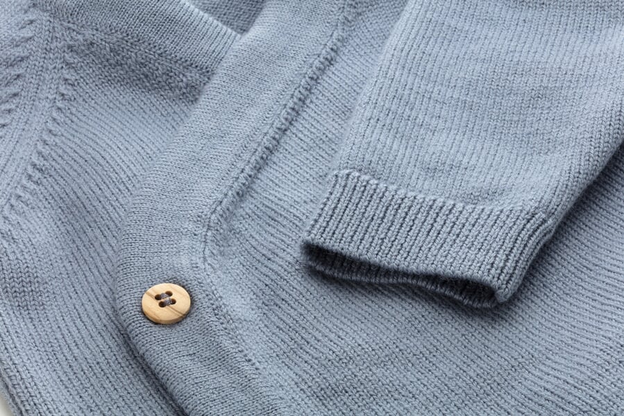 Baby-Wickeljacke Merinowolle Blau, Detailsicht