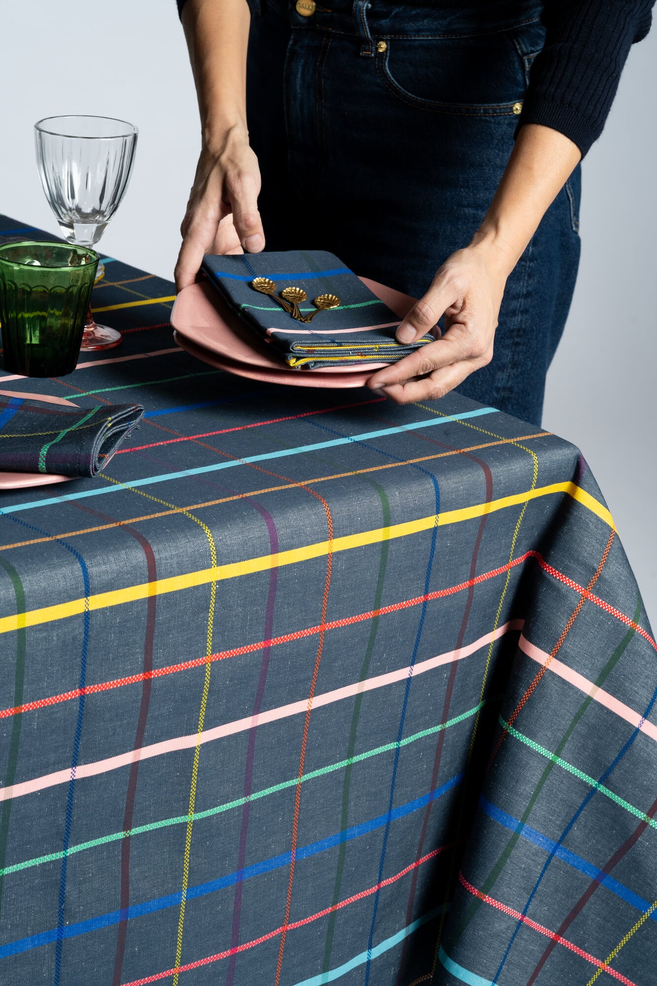 Tischdecke bunt kariert, Dunkelblau