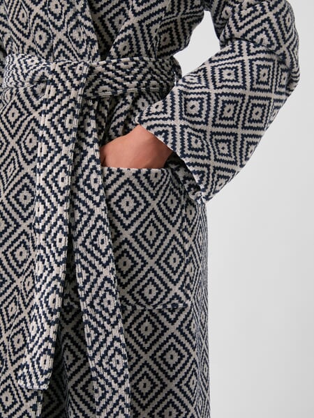 Peignoir d'intérieur et de bain pour femme à motif losange Sable-Bleu marine, vue détaillée
