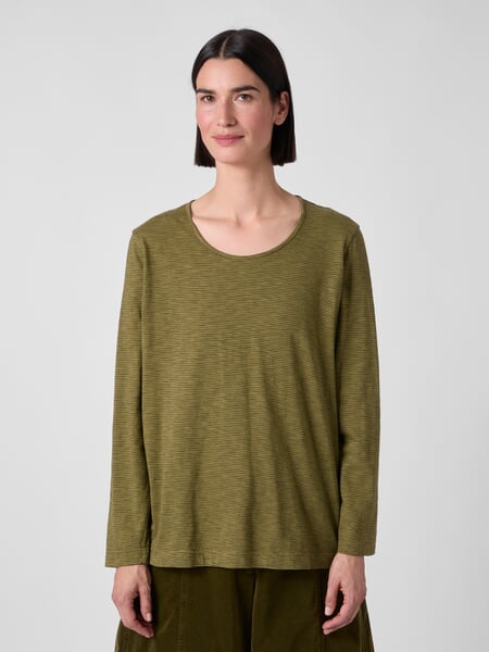 Damen-Langarmshirt gestreift Oliv, Tragebild