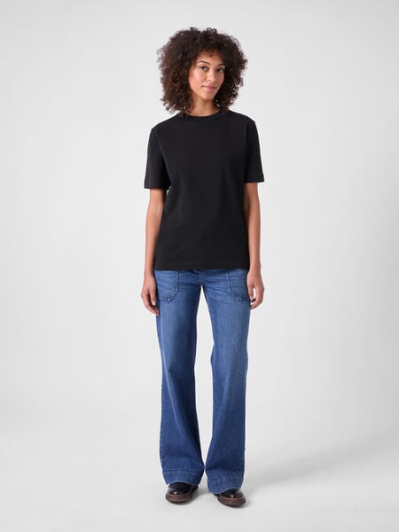 Damen-Kurzarmshirt Schwarz, Tragebild
