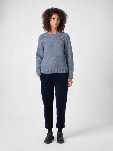 Damen-Strickpullover Hellblau, Tragebild
