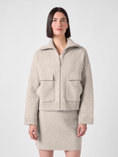 Veste courte pour femme chinée Blanc naturel, présenté sur un modèle