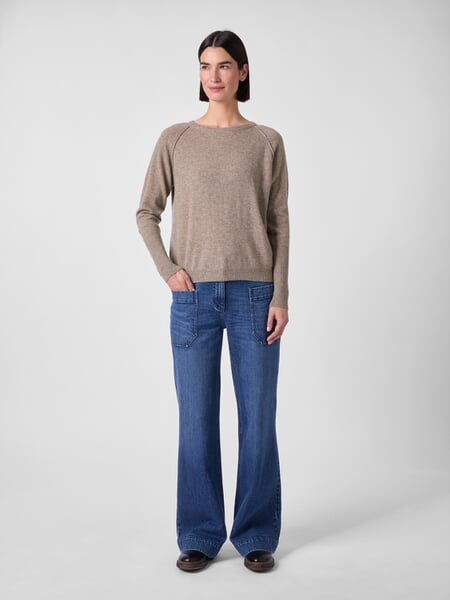 Damen-Kaschmirpullover Hellbraun, Tragebild