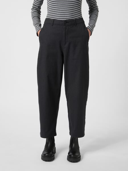 Damen-Chino Flanell Anthrazit, Tragebild