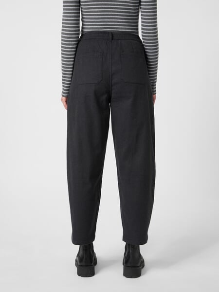 Damen-Chino Flanell Anthrazit, Tragebild