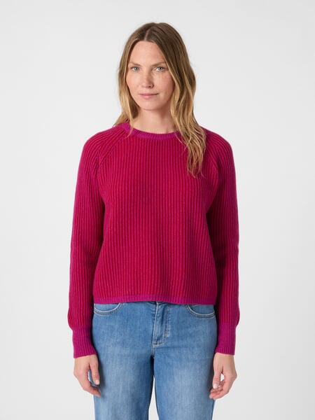 Damen-Strickpullover Kaschmir Pink-Rot, Tragebild