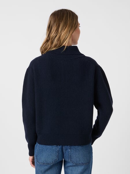 Damen-Troyer Oversized Dunkelblau, Tragebild