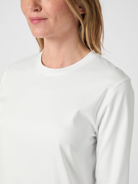 Women’s Long-Sleeve Interlock T-Shirt Ecru, close-up