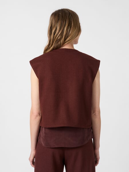 Women’s Wool-Cotton Vest Brown, presented on a model