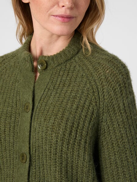 Damen-Strickjacke Wolle-Alpaka Oliv, Detailsicht