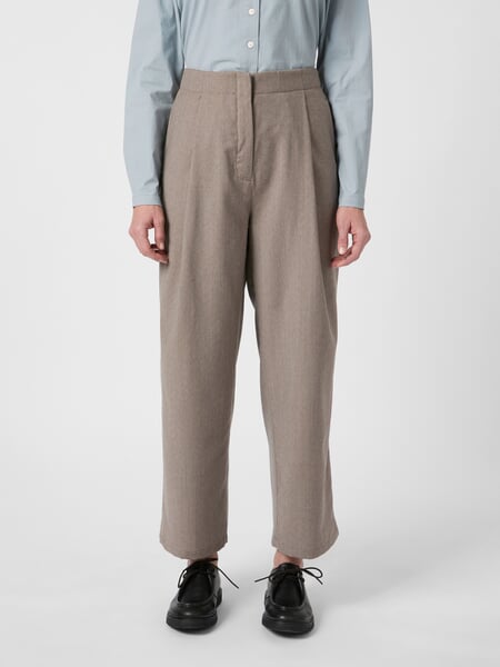 Pantalon en laine chiné pour femme Marron clair, présenté sur un modèle