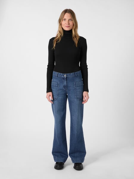 Jeans pour femmes Bleu denim, présenté sur un modèle